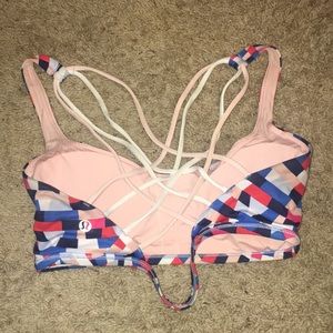 Lululemon free to be (wild) sports bra